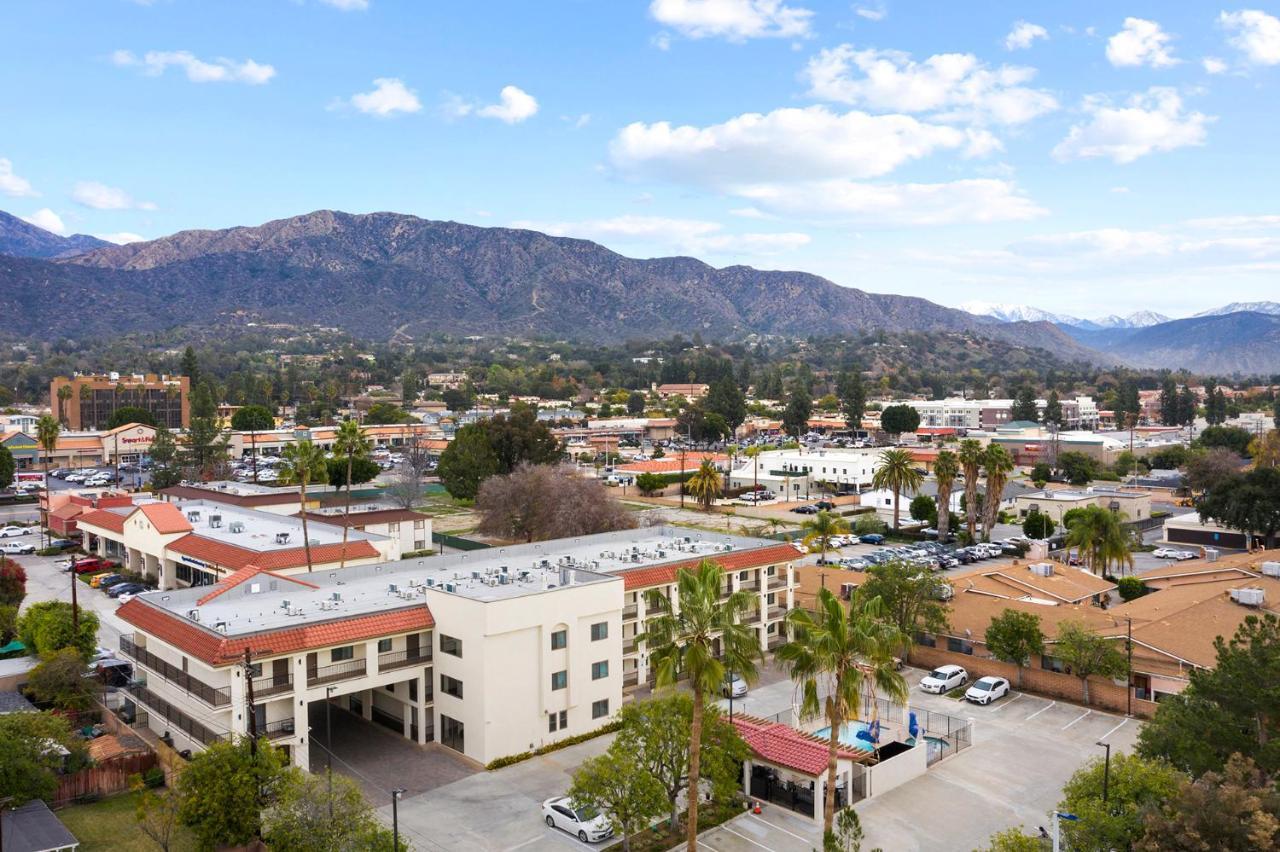Hotel Huntington Duarte Exterior foto